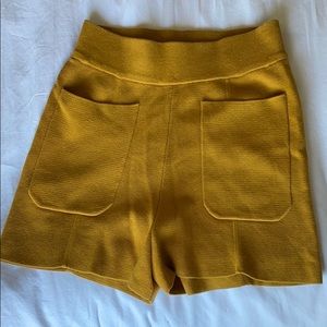 H&M high waisted stretch mustard shorts